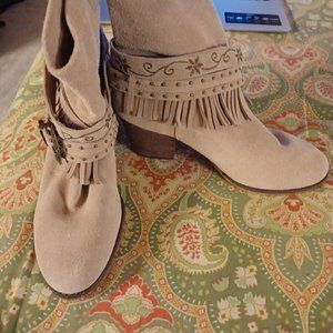 Shyanne beige cowboy booties boots 8.5 8 1/2 suede leather shoes